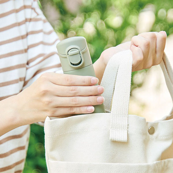 �Ҽ�ǰ�����󥿥å��ߥ˥ܥȥ�140ml